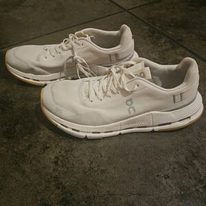 On Running Men's White Sneakers